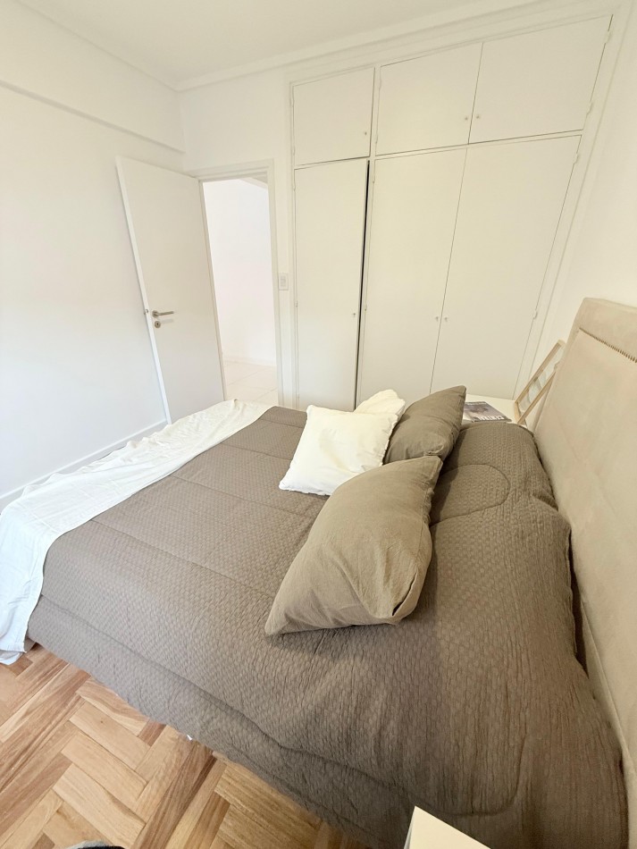 DEPARTAMENTO 2 AMB AL CONTRAFRENTE CON BALCON SALIENTE VENDE Y PERMUTA