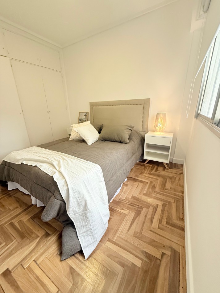DEPARTAMENTO 2 AMB AL CONTRAFRENTE CON BALCON SALIENTE VENDE Y PERMUTA
