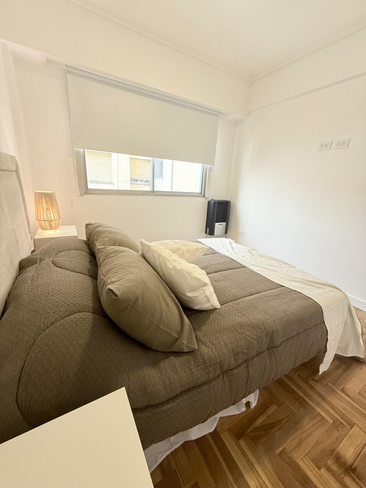DEPARTAMENTO 2 AMB AL CONTRAFRENTE CON BALCON SALIENTE VENDE Y PERMUTA