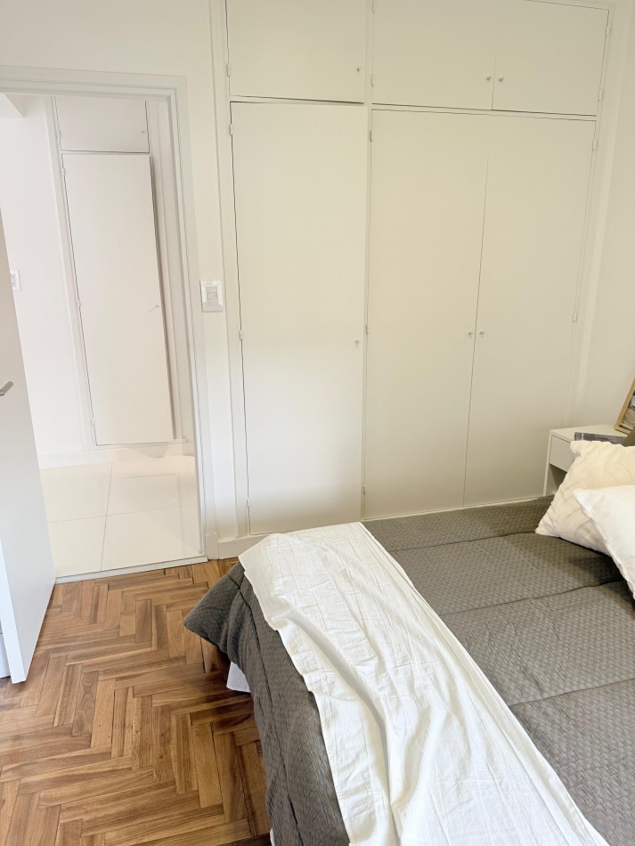 DEPARTAMENTO 2 AMB AL CONTRAFRENTE CON BALCON SALIENTE VENDE Y PERMUTA