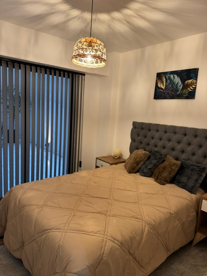 DEPARTAMENTO 2 AMB A LA CALLE CON BALCON SALIENTE Y PATIO EN PLAZA MITRE