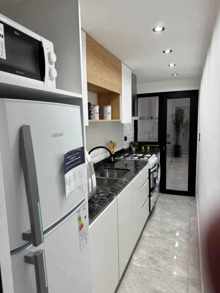 DEPARTAMENTO 2 AMB A LA CALLE CON BALCON SALIENTE Y PATIO EN PLAZA MITRE
