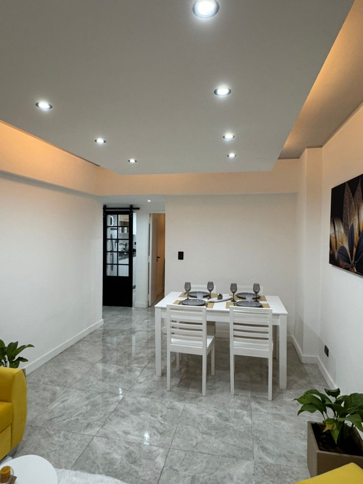 DEPARTAMENTO 2 AMB A LA CALLE CON BALCON SALIENTE Y PATIO EN PLAZA MITRE