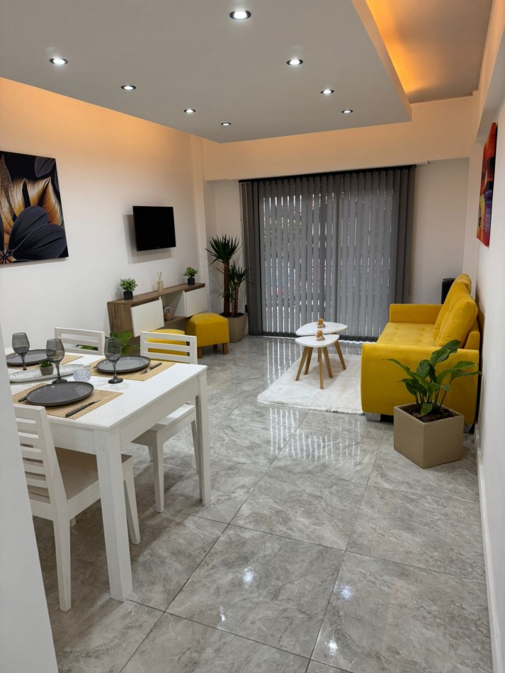 DEPARTAMENTO 2 AMB A LA CALLE CON BALCON SALIENTE Y PATIO EN PLAZA MITRE