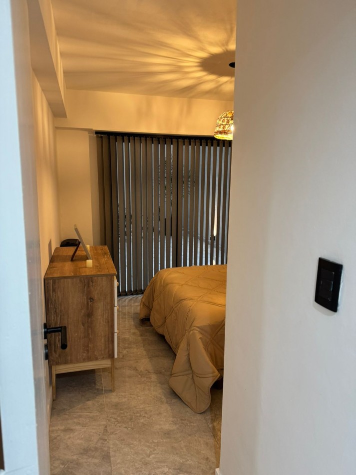 DEPARTAMENTO 2 AMB A LA CALLE CON BALCON SALIENTE Y PATIO EN PLAZA MITRE