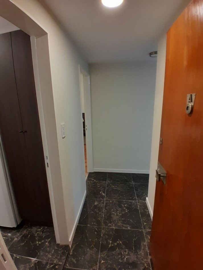 DEPARTAMENTO 2 AMB CON DEPENDENCIA,BALCON A LA CALLE, ESPACIO DE COCHERA Y VISTA LATERAL AL MAR EN EL CENTRO