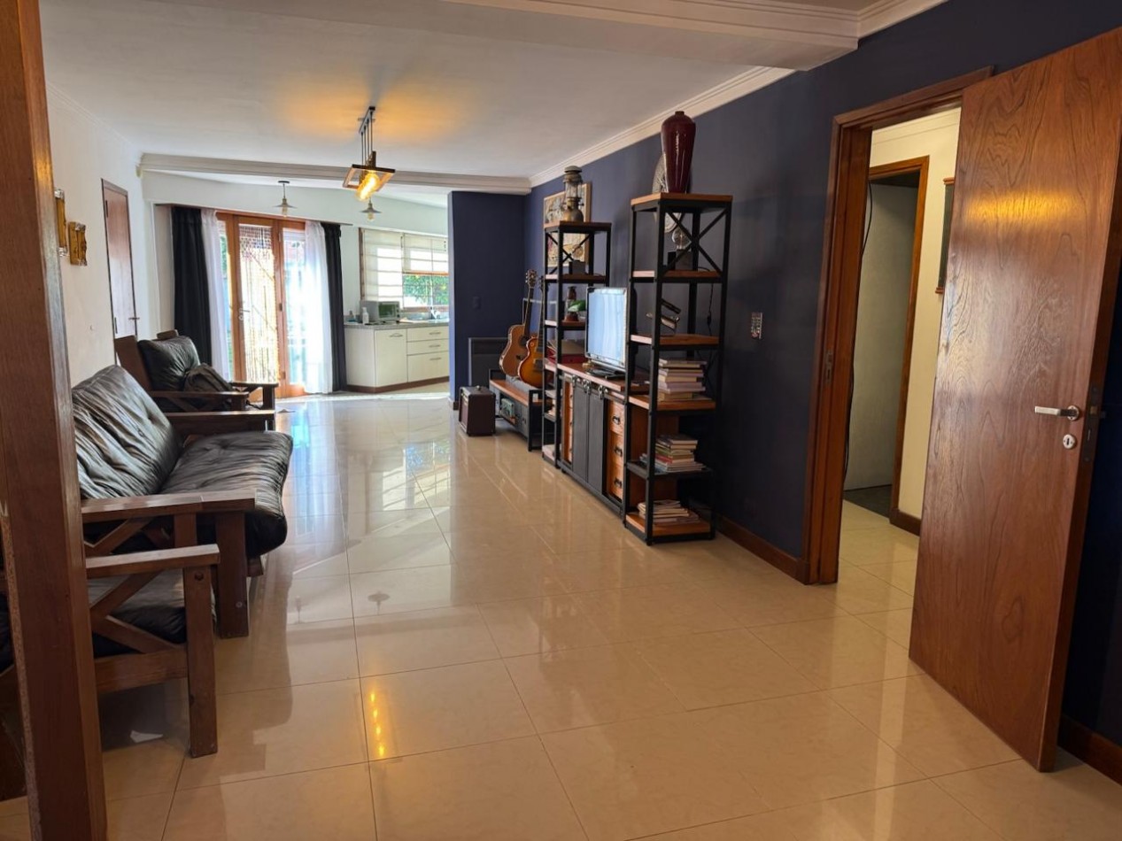 CHALET DE 3 AMBIENTES CON PARQUE, GARAJE Y GALPON.  APTO CREDITO EN COLINAS DE PERALTA RAMOS