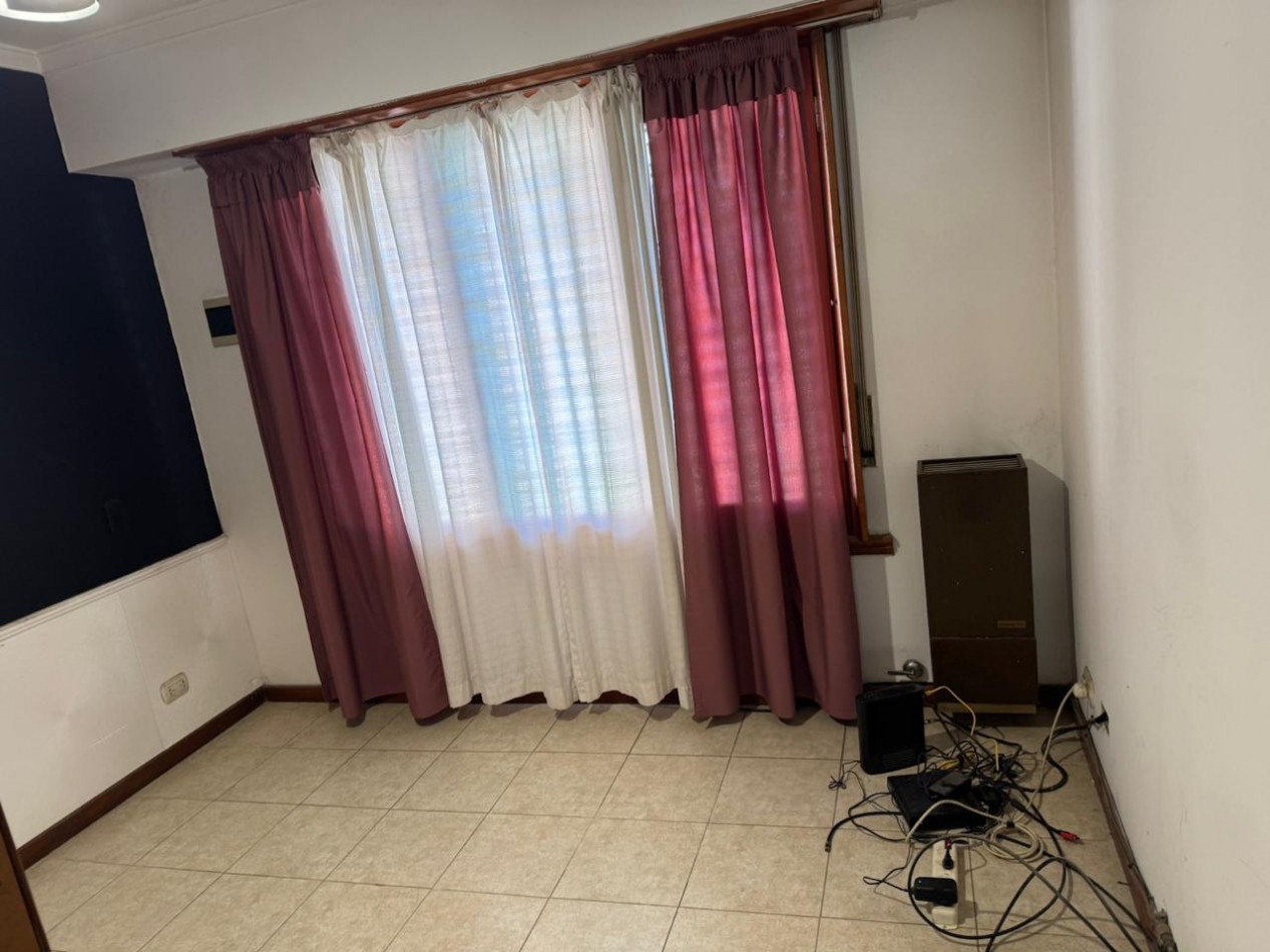 CHALET DE 3 AMBIENTES CON PARQUE, GARAJE Y GALPON.  APTO CREDITO EN COLINAS DE PERALTA RAMOS