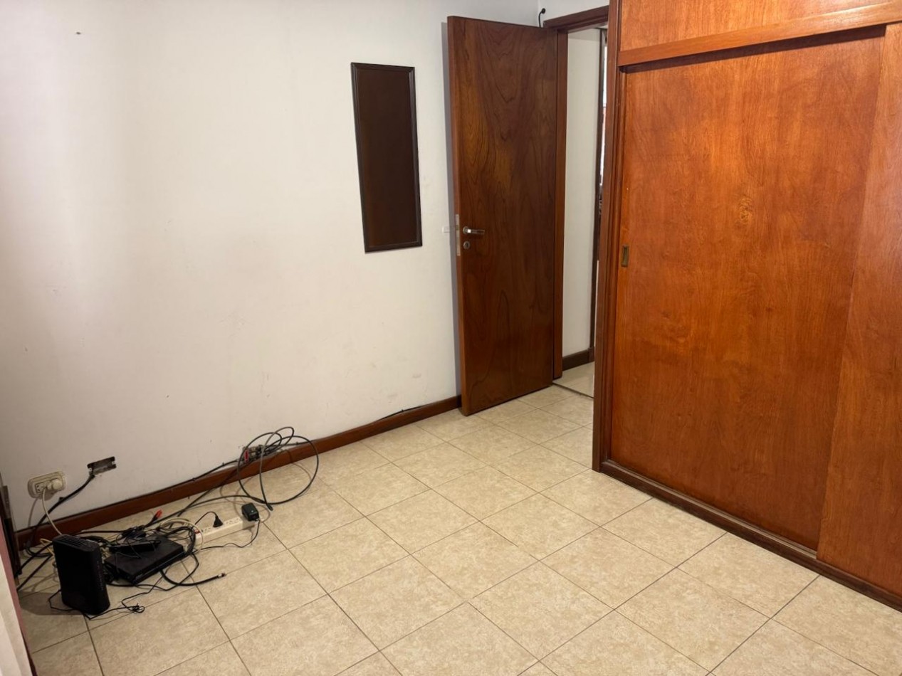 CHALET DE 3 AMBIENTES CON PARQUE, GARAJE Y GALPON.  APTO CREDITO EN COLINAS DE PERALTA RAMOS