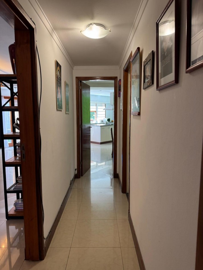 CHALET DE 3 AMBIENTES CON PARQUE, GARAJE Y GALPON.  APTO CREDITO EN COLINAS DE PERALTA RAMOS