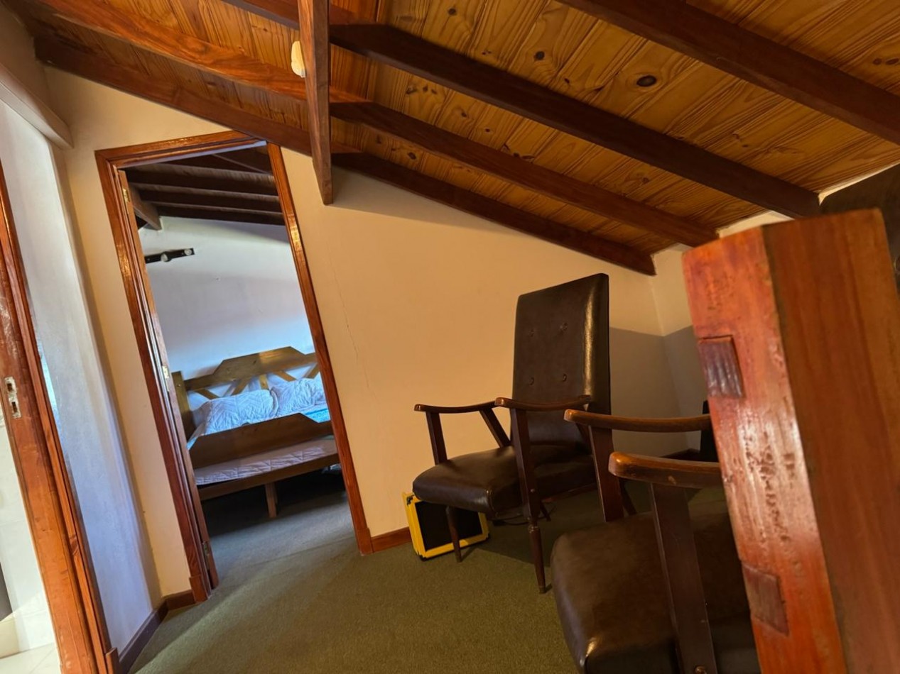 CHALET DE 3 AMBIENTES CON PARQUE, GARAJE Y GALPON.  APTO CREDITO EN COLINAS DE PERALTA RAMOS