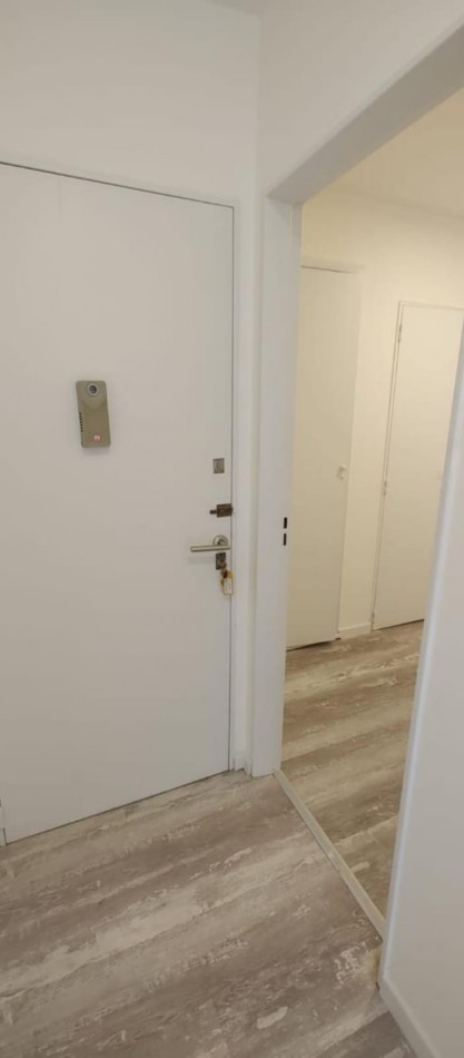 DEPARTAMENTO 2 AMBIENTES A LA CALLE CON DEPENDENCIA Y BAÑO DE SERVICIO EN EL CENTRO