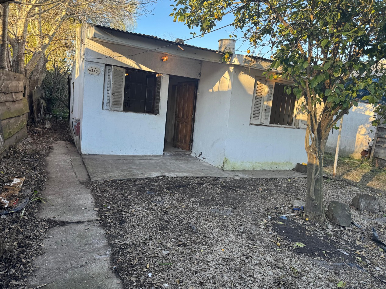 CASA DE 2 AMBIENTES SOBRE LOTE DE 433M2. APTO CREDITO