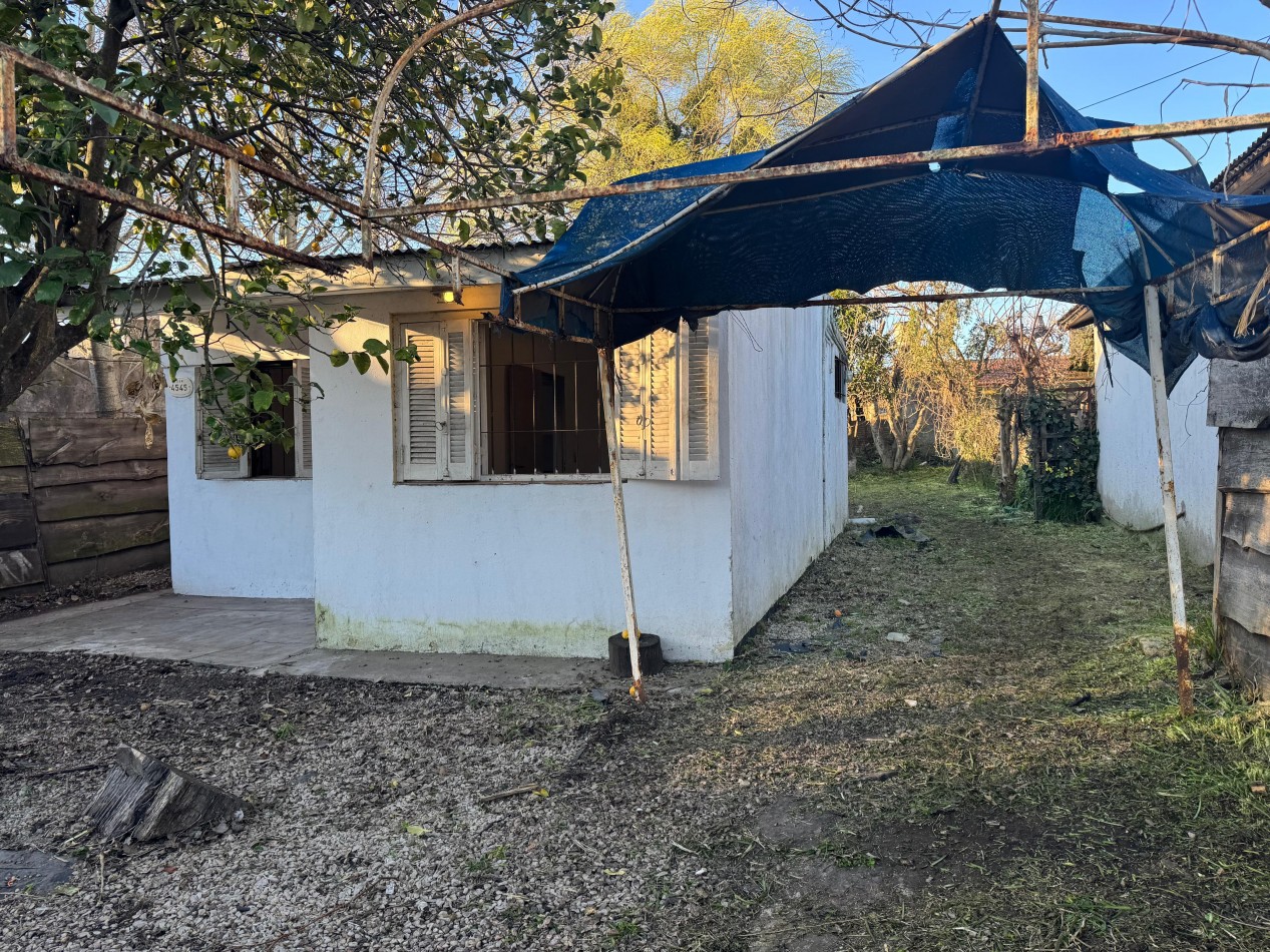 CASA DE 2 AMBIENTES SOBRE LOTE DE 433M2. APTO CREDITO