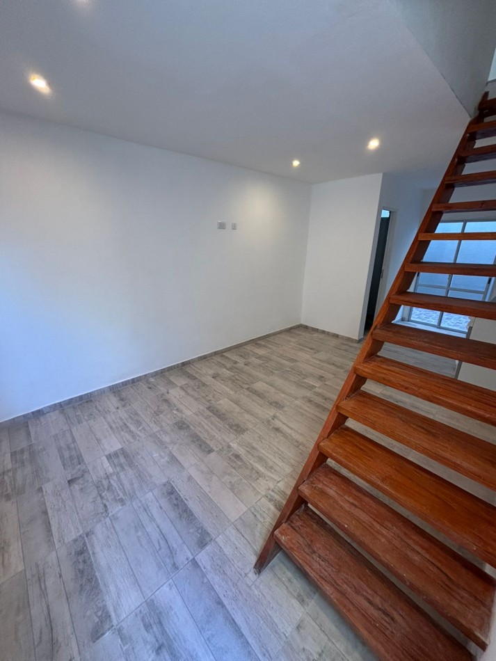 PH 3 AMBIENTES TIPO DUPLEX CON ENTRADA POR PASILLO EN VILLA PRIMERA