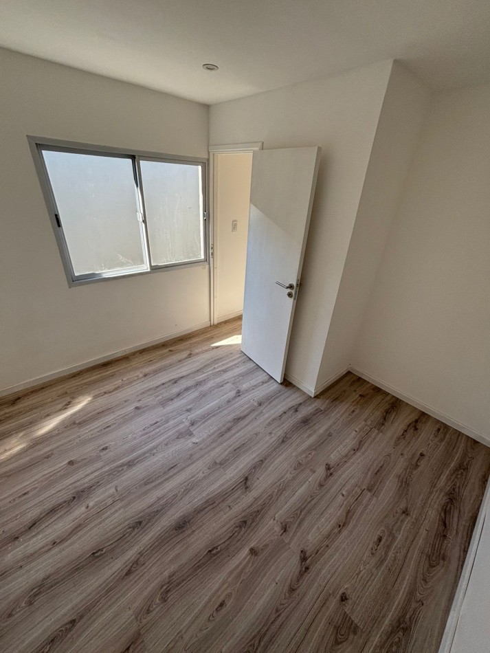 PH 3 AMBIENTES TIPO DUPLEX CON ENTRADA POR PASILLO EN VILLA PRIMERA