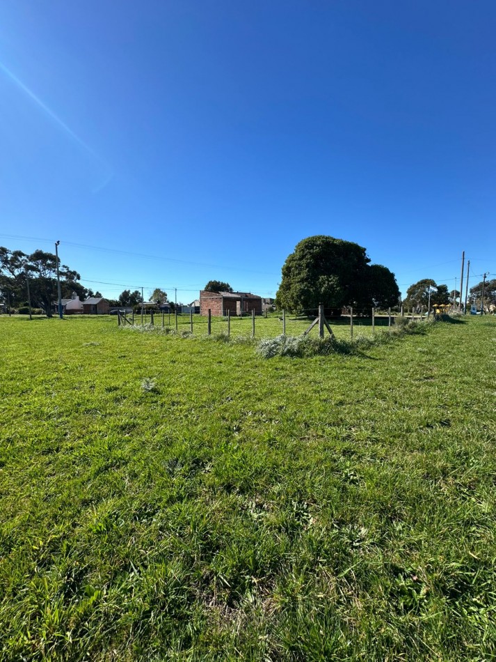 LOTE EN PLAYA DORADA FRENTE A LA PLAZA VENDE Y PERMUTA