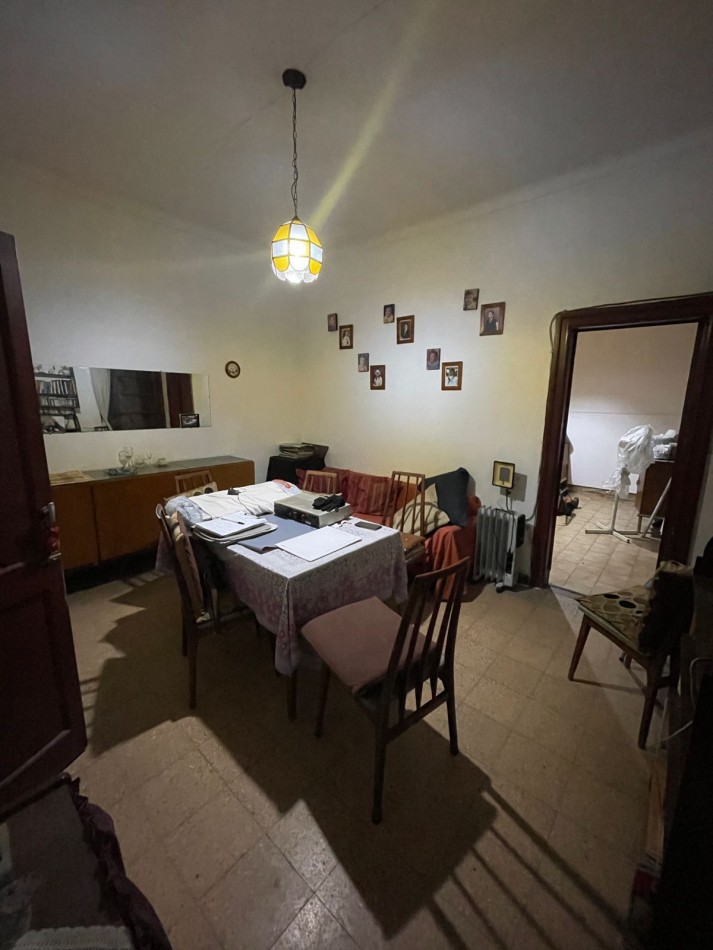 PH DE 2 AMBIENTES CON PATIO EN PLANTA BAJA POR PASILLO A MEJORAR