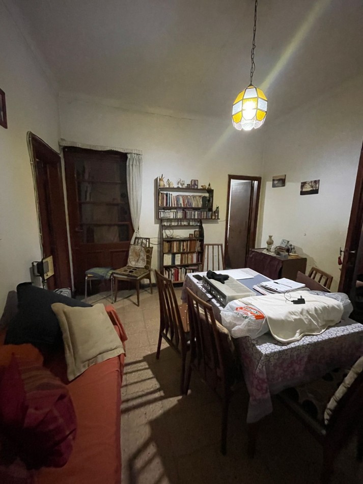 PH DE 2 AMBIENTES CON PATIO EN PLANTA BAJA POR PASILLO A MEJORAR