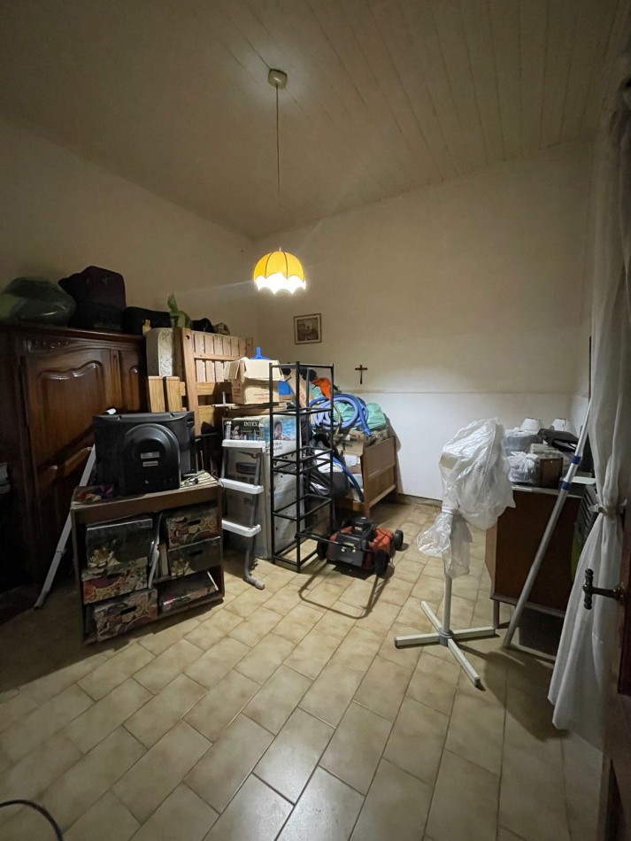 PH DE 2 AMBIENTES CON PATIO EN PLANTA BAJA POR PASILLO A MEJORAR