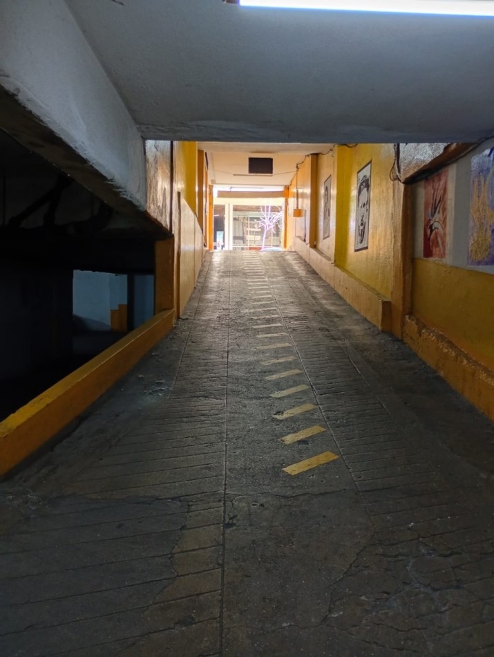 COCHERA CUBIERTA SOBRE CALLE ENTRE RIOS Y RIVADAVIA, A 100 MTS DE LA PLAYA EN EL CENTRO