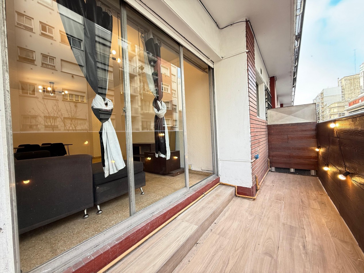DEPARTAMENTO 3 AMBIENTES EXTERNO CON BALCON A LA CALLE EN EL CENTRO