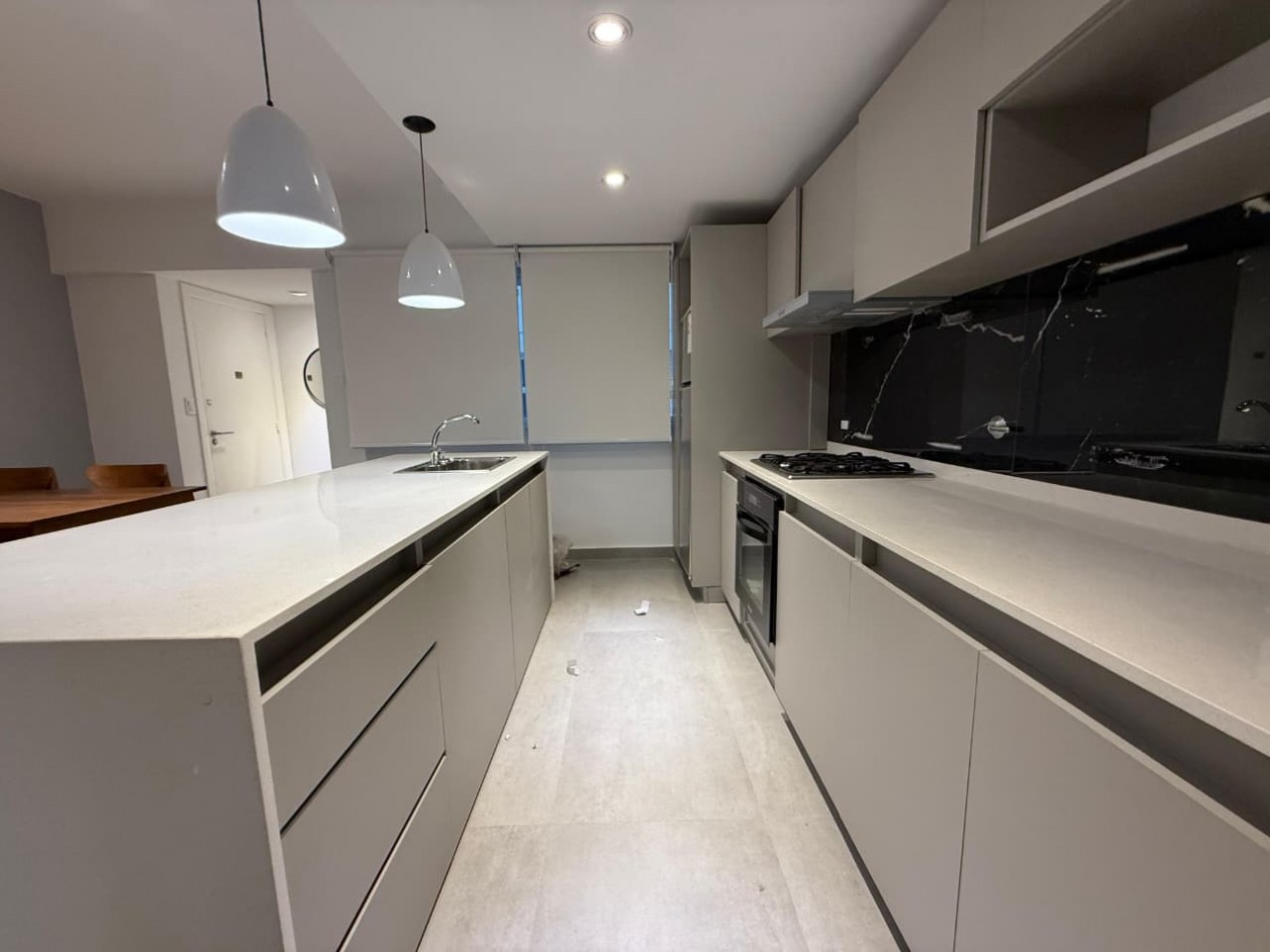 DEPARTAMENTO 3 AMBIENTES A LA CALLE  CON BALCON EN PLAZA COLON