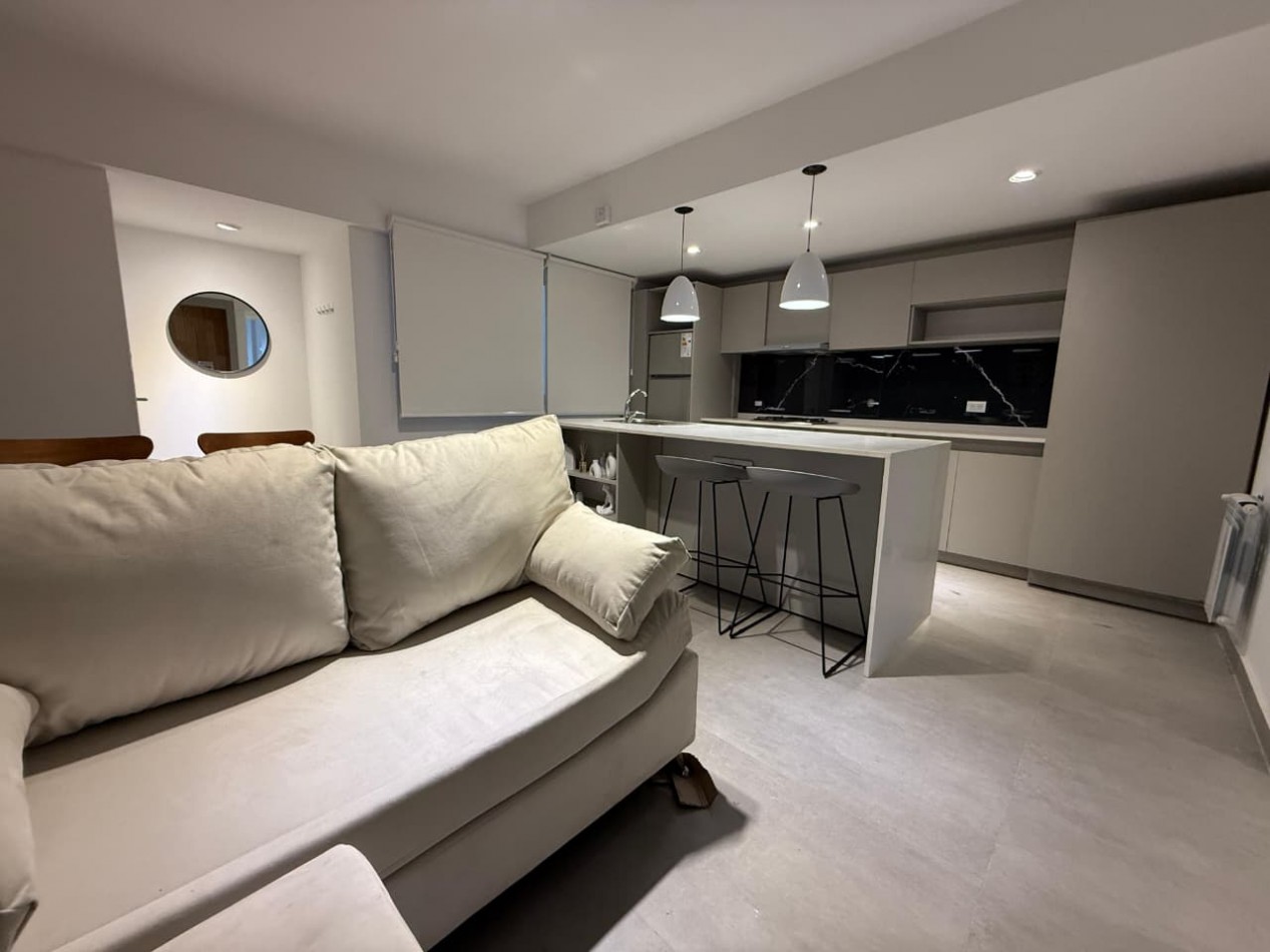 DEPARTAMENTO 3 AMBIENTES A LA CALLE  CON BALCON EN PLAZA COLON
