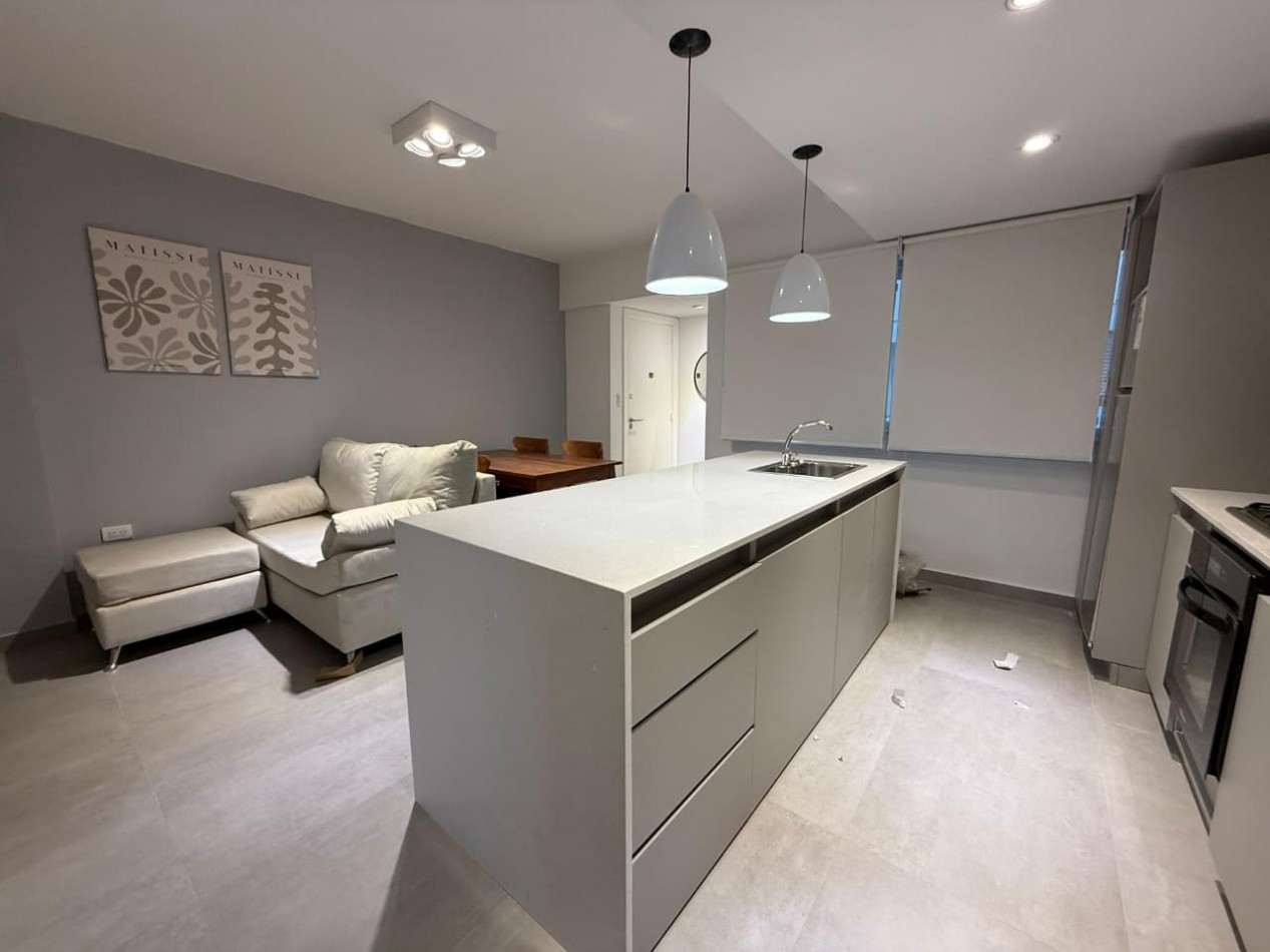 DEPARTAMENTO 3 AMBIENTES A LA CALLE  CON BALCON EN PLAZA COLON