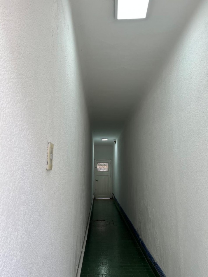 PH 3 AMBIENTES POR PASILLO CON PATIO Y GRAN TERRAZA, TOTALMENTE RECICLADO. APTO CREDITO