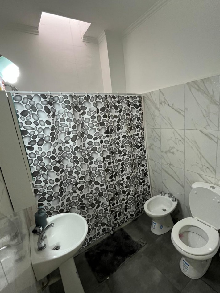 PH 3 AMBIENTES POR PASILLO CON PATIO Y GRAN TERRAZA, TOTALMENTE RECICLADO. APTO CREDITO
