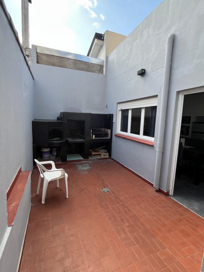 PH 3 AMBIENTES POR PASILLO CON PATIO Y GRAN TERRAZA, TOTALMENTE RECICLADO. APTO CREDITO