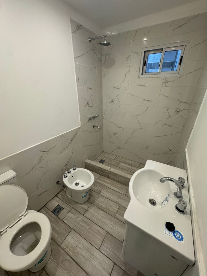 PH EN DUPLEX DE 3 AMB A ESTRENAR AL CONTRAFRENTE EN 1ER. PISO POR ESCALERA