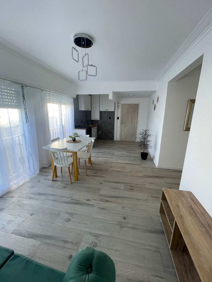 DEPARTAMENTO 2 AMBIENTES AL CONTRAFRENTE CON BALCON FRANCES Y VISTA PARCIAL AL MAR