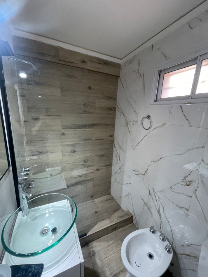 DEPARTAMENTO 2 AMBIENTES AL CONTRAFRENTE CON BALCON FRANCES Y VISTA PARCIAL AL MAR