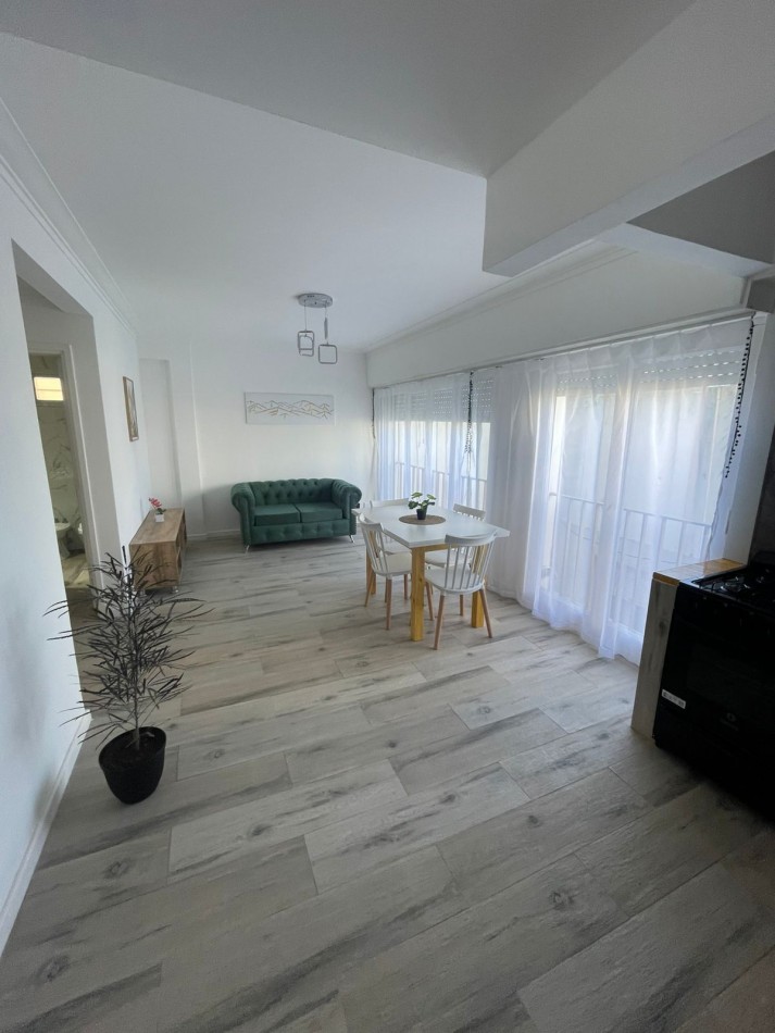 DEPARTAMENTO 2 AMBIENTES AL CONTRAFRENTE CON BALCON FRANCES Y VISTA PARCIAL AL MAR