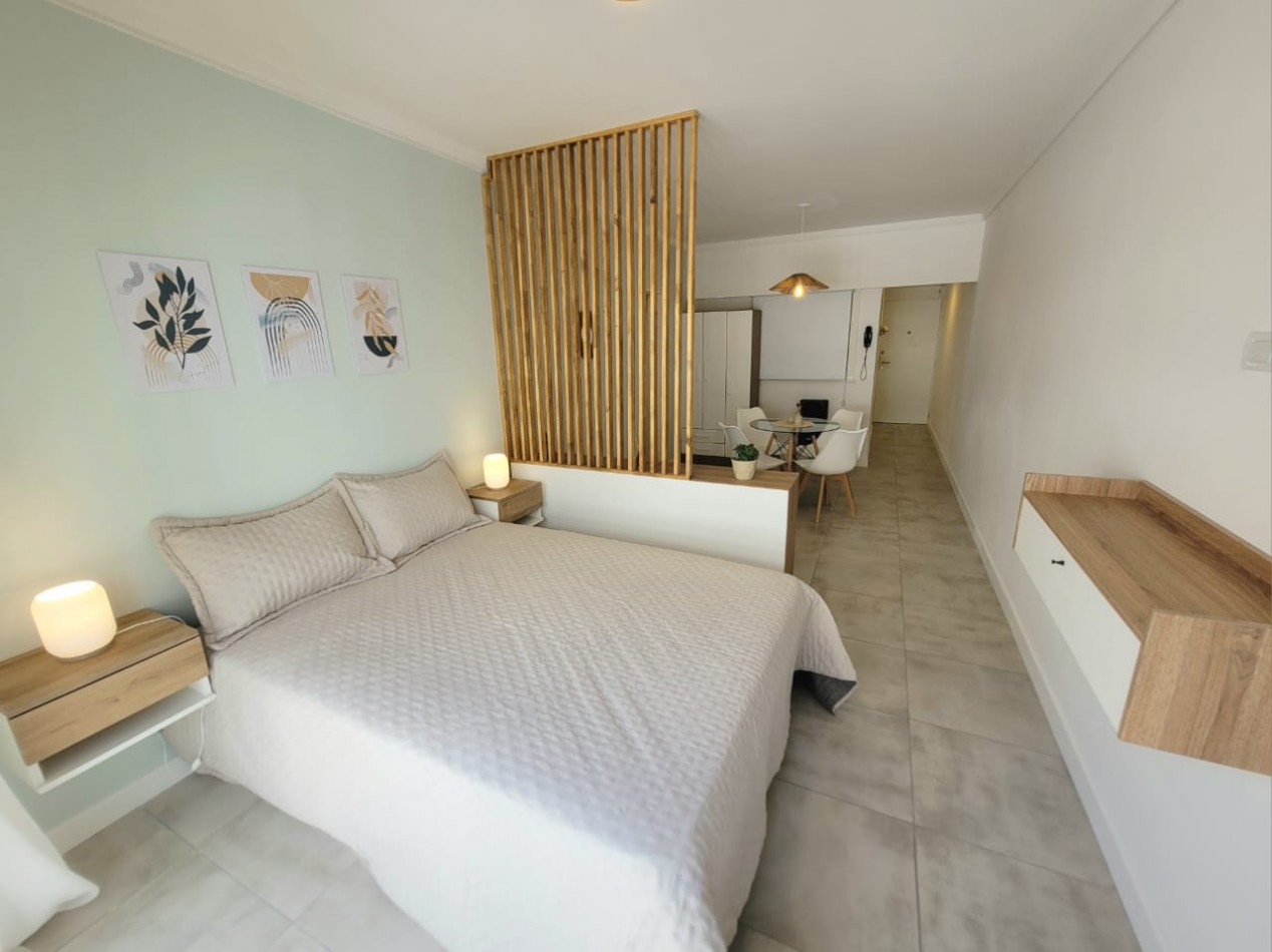 DEPARTAMENTO DE 1 AMBIENTE A LA CALLE CON BALCON FRANCES EN PLAZA COLON