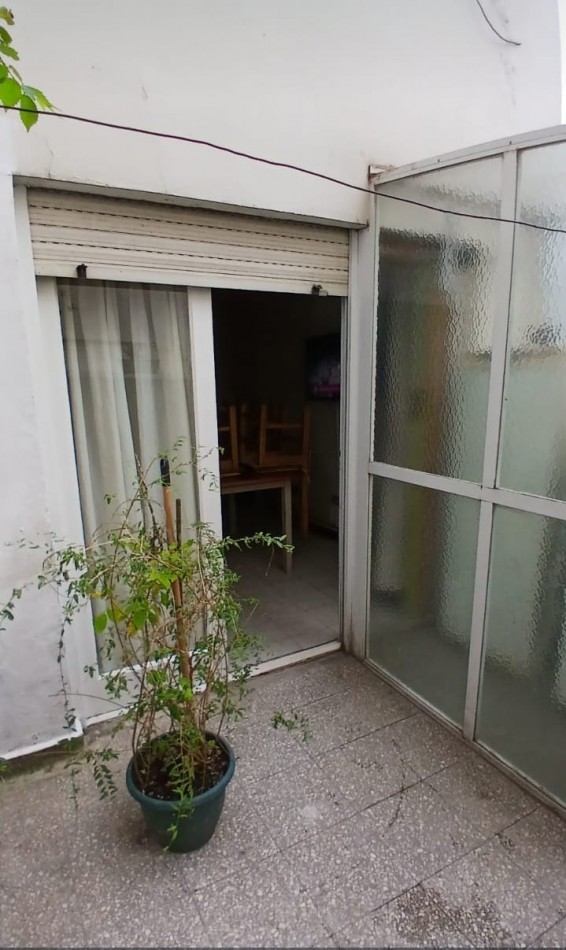 DEPARTAMENTO 2 AMBIENTES CON PATIO. APTO CREDITO