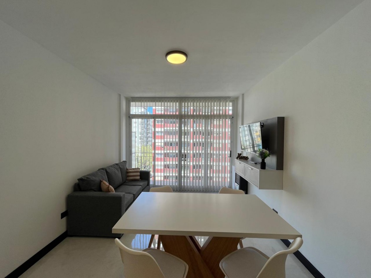 DEPARTAMENTO 3 AMBIENTES EXTERNO CON BALCON CORRIDO Y VISTA A AV. LURO EN EL CENTRO