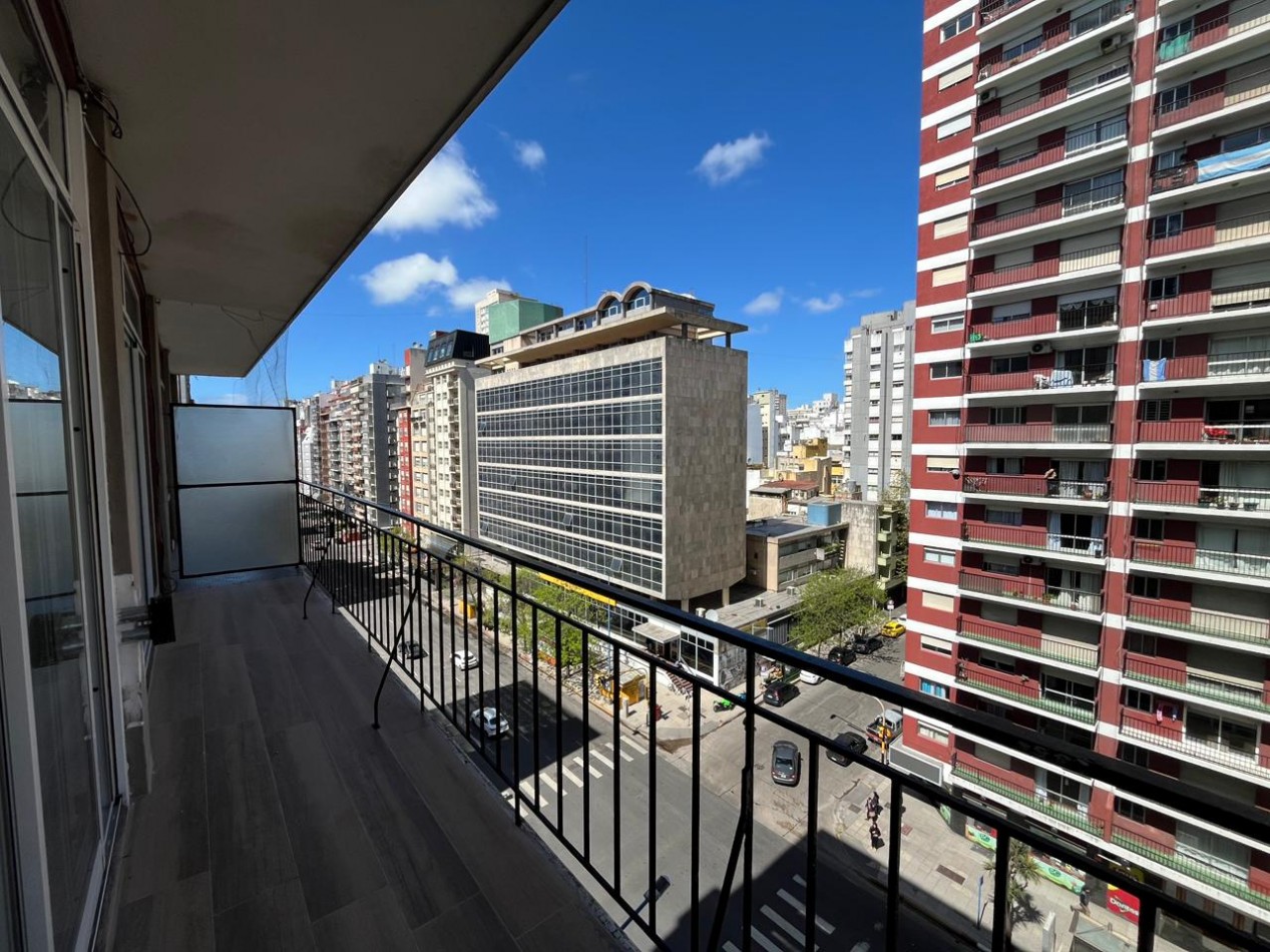 DEPARTAMENTO 3 AMBIENTES EXTERNO CON BALCON CORRIDO Y VISTA A AV. LURO EN EL CENTRO