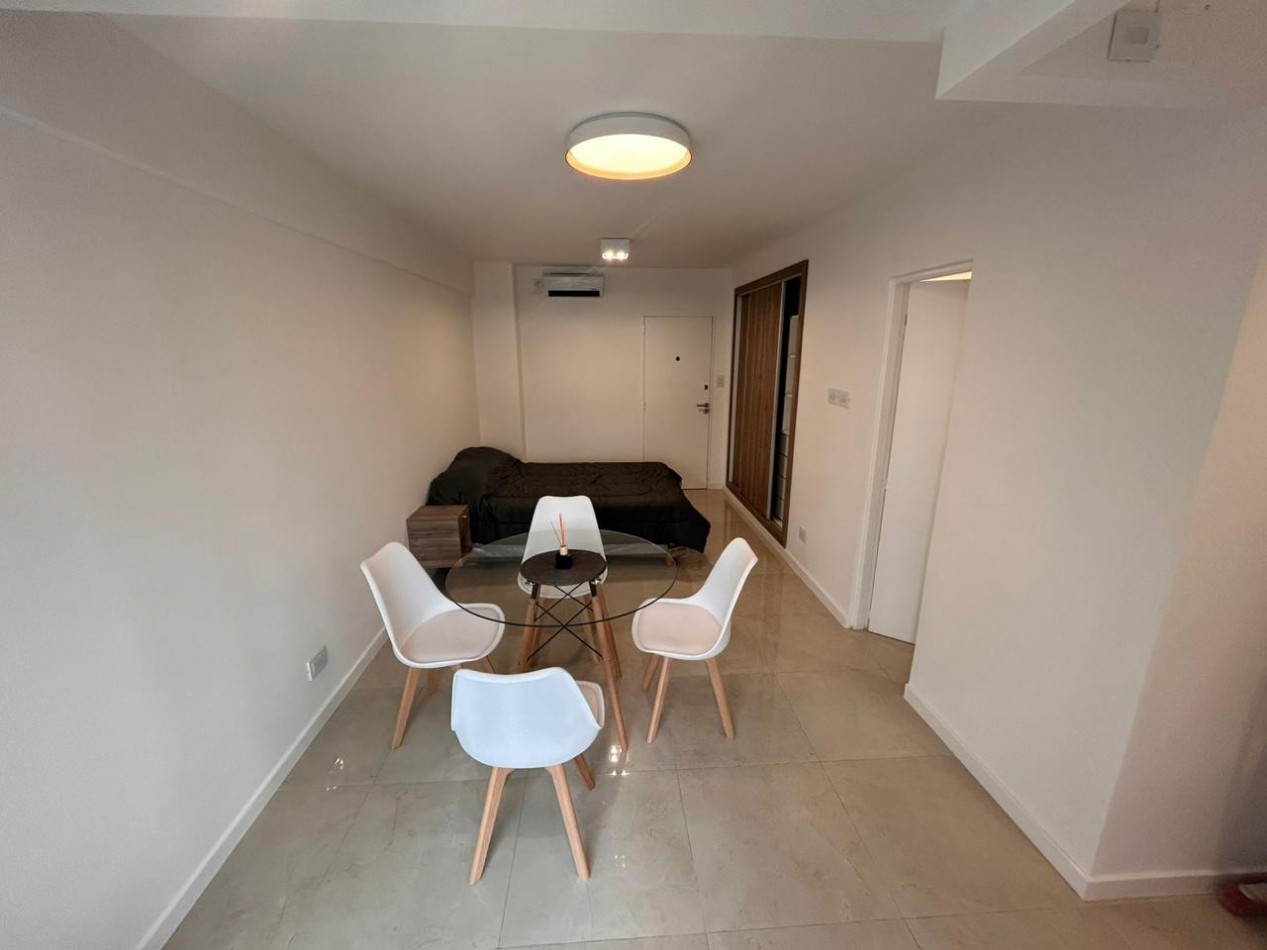 DEPARTAMENTO DE 1 AMBIENTE A LA CALLE CON BALCON SALIENTE Y VISTA LATERAL AL MAR