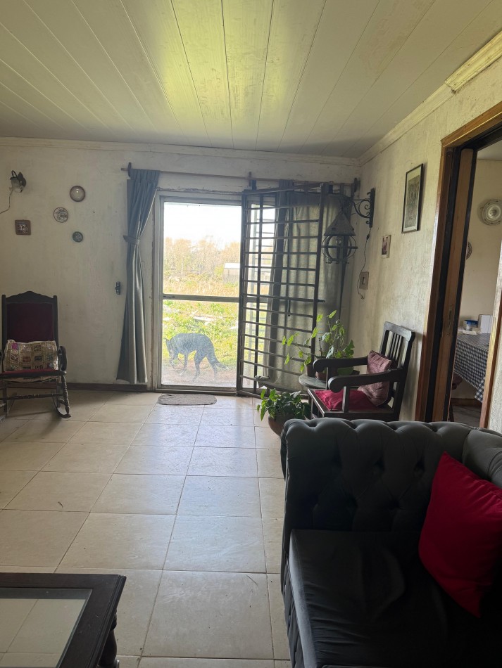 CASA DE 4 AMBIENTES SOBRE AMPLIO TERRENO EN ESTACION CHAPADMALAL VENDE Y PERMUTA