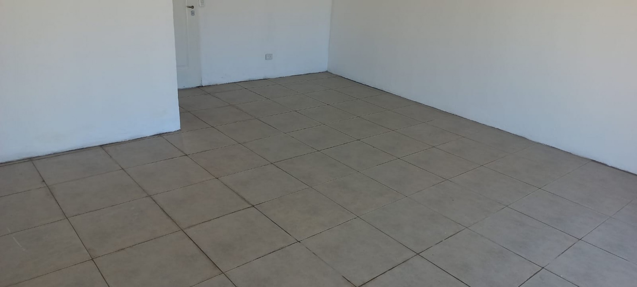 GALPON DE 100M2 CON LOCAL AL FRENTE SOBRE AV. ALIO