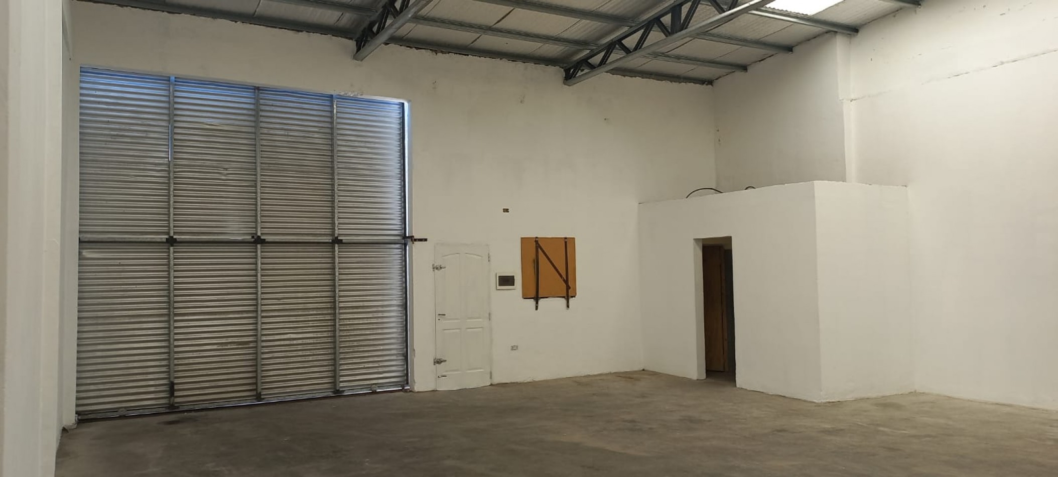 GALPON DE 100M2 CON LOCAL AL FRENTE SOBRE AV. ALIO