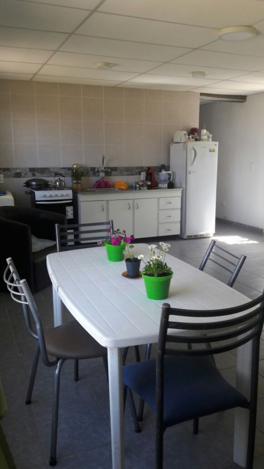 CASA 5 AMB MAS 2 DEPARTAMENTOS TOTALMENTE INDEPENDIENTES EN COLINA ALEGRE, VENDE Y PERMUTA