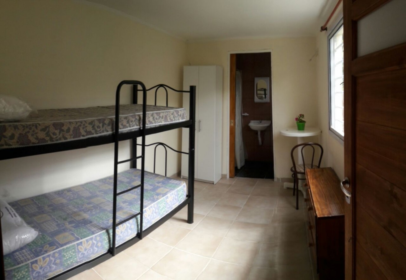 CASA 5 AMB MAS 2 DEPARTAMENTOS TOTALMENTE INDEPENDIENTES EN COLINA ALEGRE, VENDE Y PERMUTA