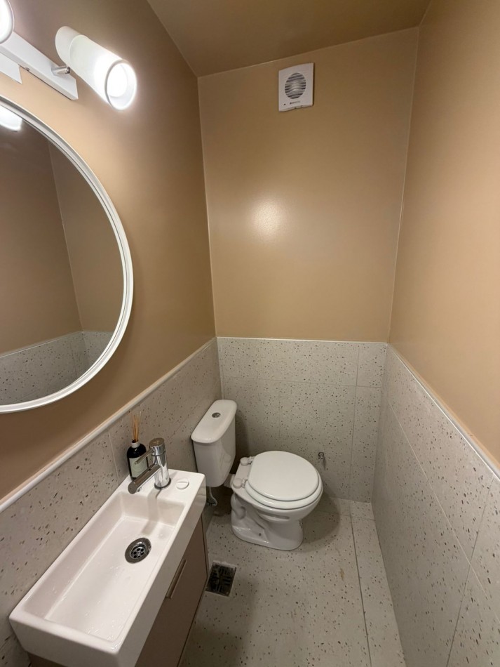 DEPARTAMENTO 4 AMBIENTES CON BALCON A LA CALLE, RECICLADO A NUEVO EN EL CENTRO