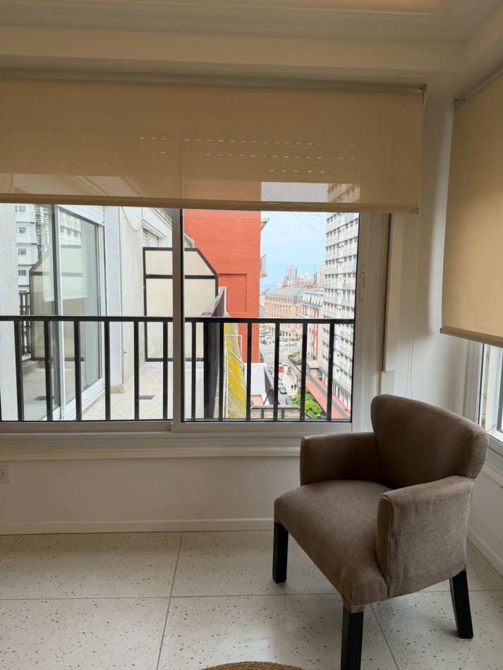 DEPARTAMENTO 4 AMBIENTES CON BALCON A LA CALLE, RECICLADO A NUEVO EN EL CENTRO