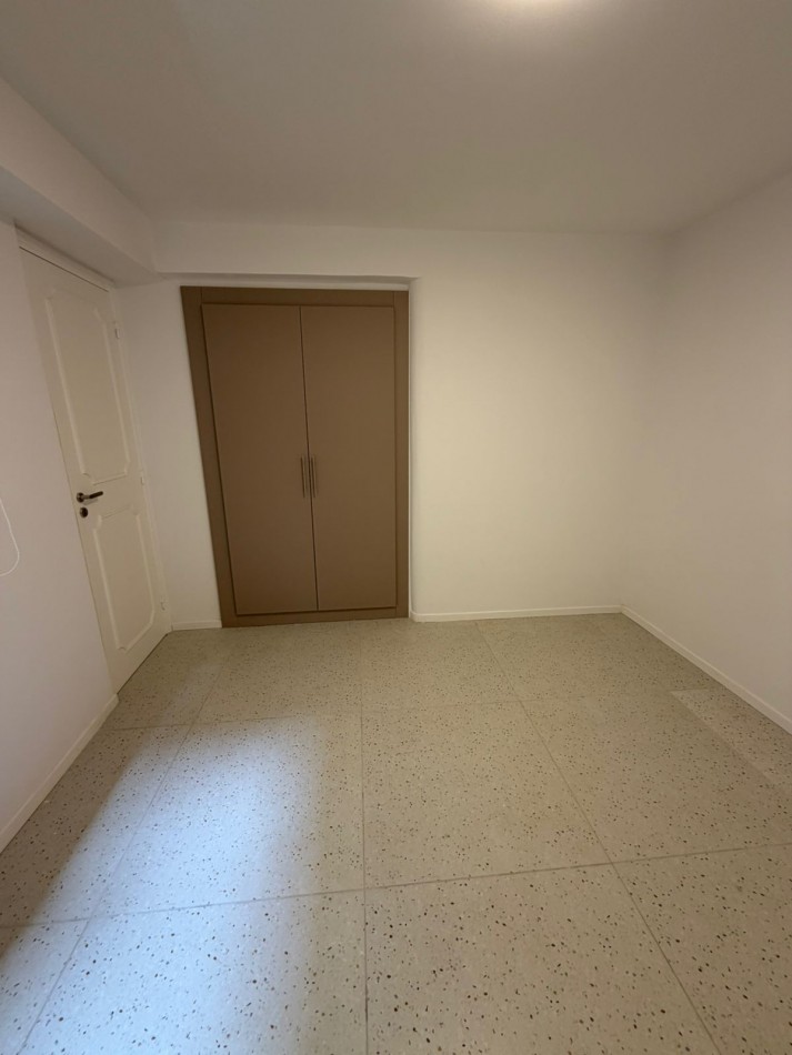 DEPARTAMENTO 4 AMBIENTES CON BALCON A LA CALLE, RECICLADO A NUEVO EN EL CENTRO