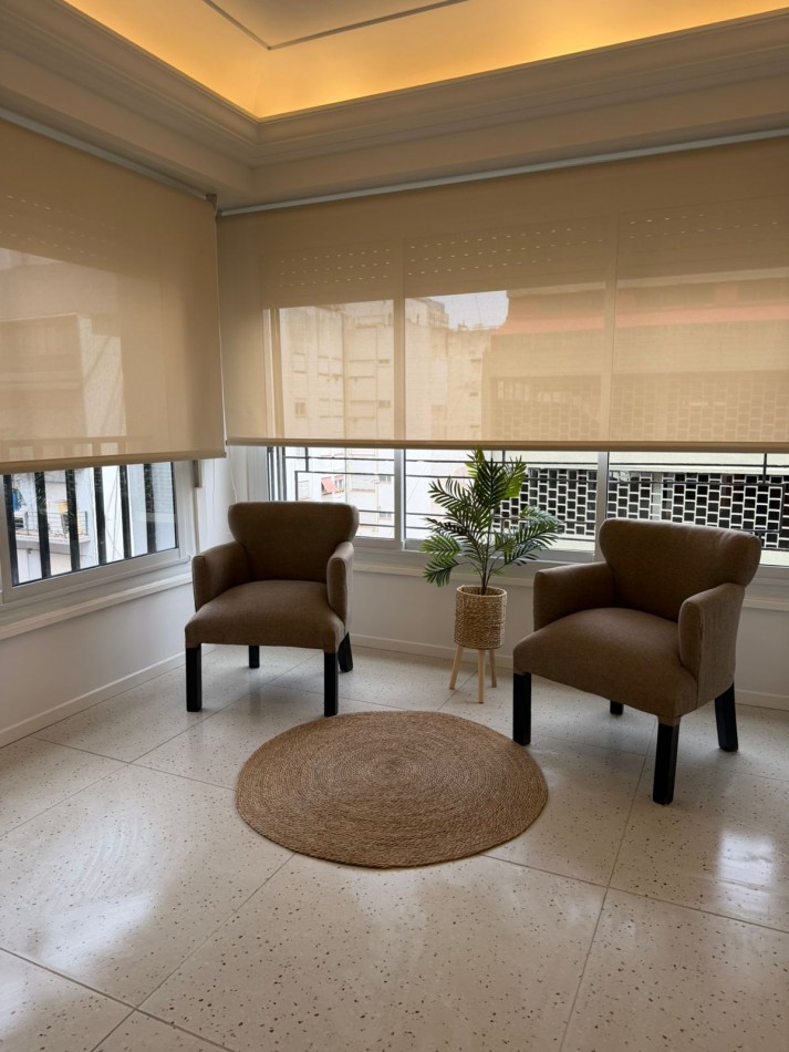 DEPARTAMENTO 4 AMBIENTES CON BALCON A LA CALLE, RECICLADO A NUEVO EN EL CENTRO